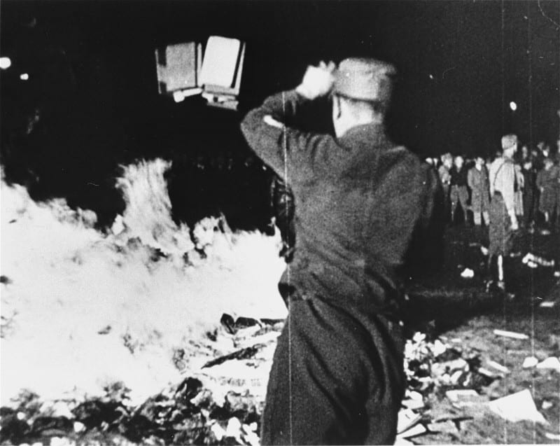 Sobrevivente do Holocausto Revela: Nazistas Planejavam Exterminar Todos os Judeus!
