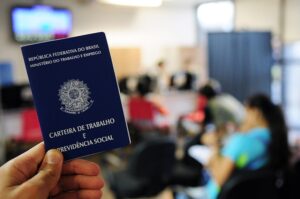 Surpresa Bombástica: Brasil Ganha Mais de 166 Mil Vagas em Junho! Todos os Setores em Alta!