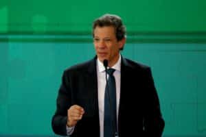Tarifaço à Vista: Empregos em Risco com 'Exceções' Bombásticas Reveladas por Haddad!