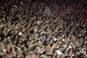 Tempestade na Fiel: Torcida Luta para Revolucionar o Corinthians!