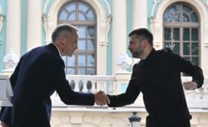 Ucrânia Desafia a Rússia com Ataques Aéreos no Dia da Independência!