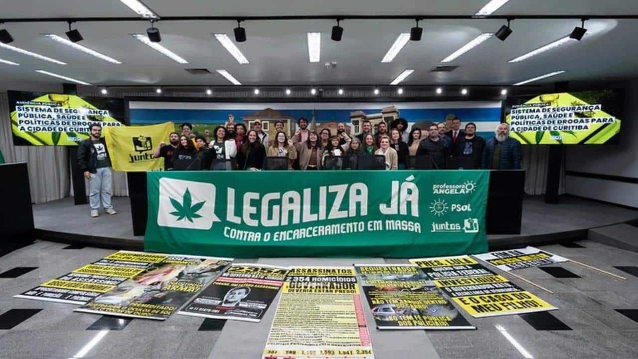 Vereadora À Beira da Cassação: Cartilha sobre Drogas Cria Polêmica Explosiva!