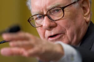 Warren Buffett Revela Segredos Bombásticos: Livro Pode Transformar Sua Vida Financeira!