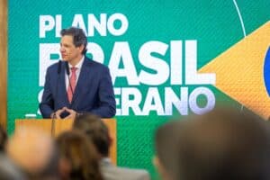 ALERTA: Tarifaço dos EUA Estrangula Exportações Brasileiras! Um Mês de Caos!