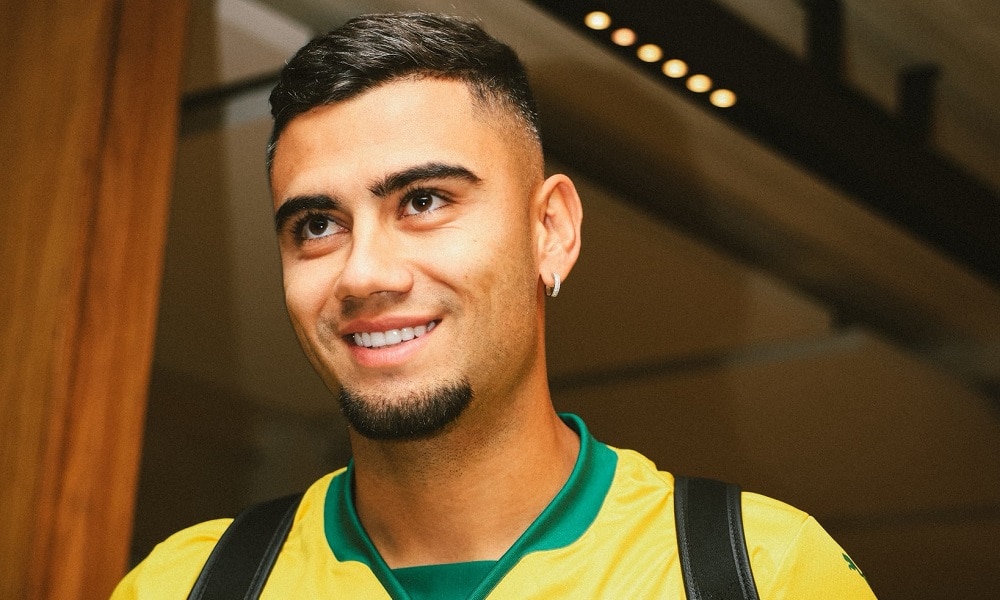 Andreas surta com a camisa 8 no Palmeiras: ‘Pronto para a maratona da seleção!’