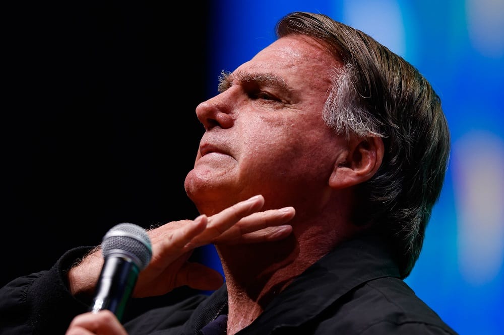 BOLSONARO SE REBELA! Defesa promete respeitar STF, mas ignora críticas de Moraes e Dino!