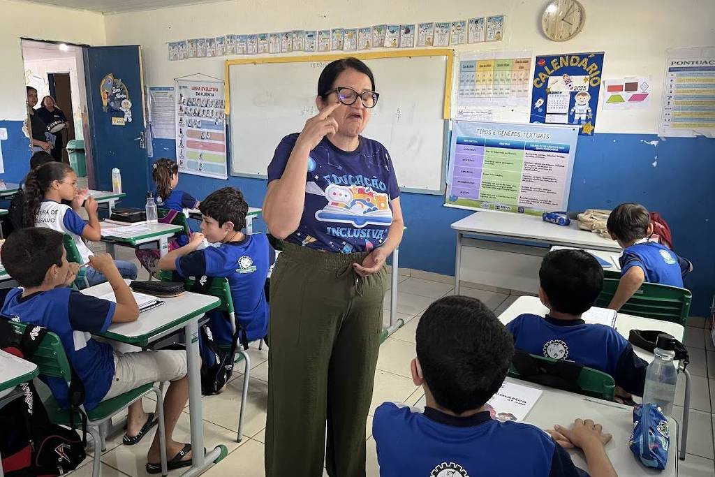 Brasil em Crise! 4 Séculos para Formar Professores para PCD!