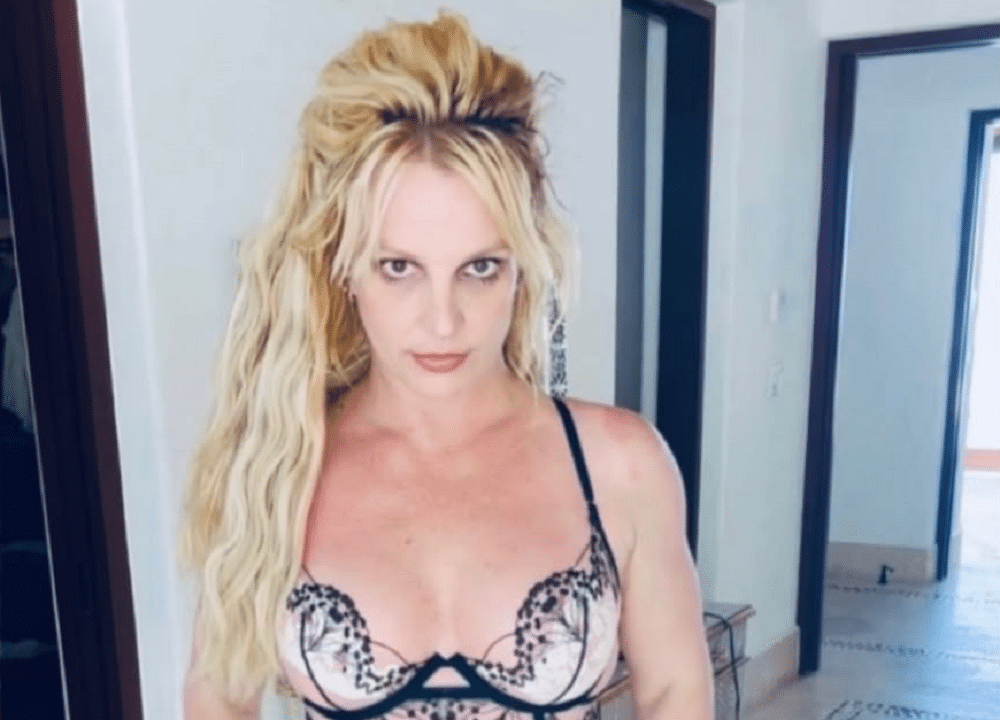 Britney Spears em Perigo: Amigos e Fãs Alerta Sobre Comportamento Alarmante!