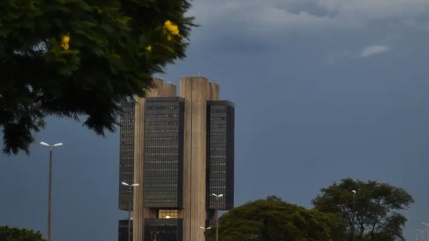 Centrão em Guerra: Ataque Explosivo à Autonomia do Banco Central!