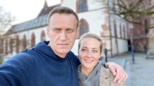 Chocante Revelação: Viúva de Navalny Afirma que Exames Provam Envenenamento!