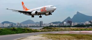 Choque Aéreo: Por Que Seu Bilhete de Avião no Brasil Te Deixa Usando a Salgada?