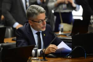 Choque no Senado: Alessandro Vieira Relator da PEC da Blindagem, Aponta Rejeição!