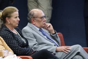 Conflito Explosivo: Cármen, Moraes e Aliados Armam Cerco a Fux no Caso Bolsonaro!