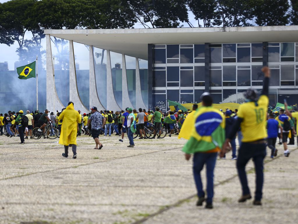ESCÂNDALO NO CONGRESSO: Câmara Acelera PL da Anistia e Revela Segredos Cho cantes!