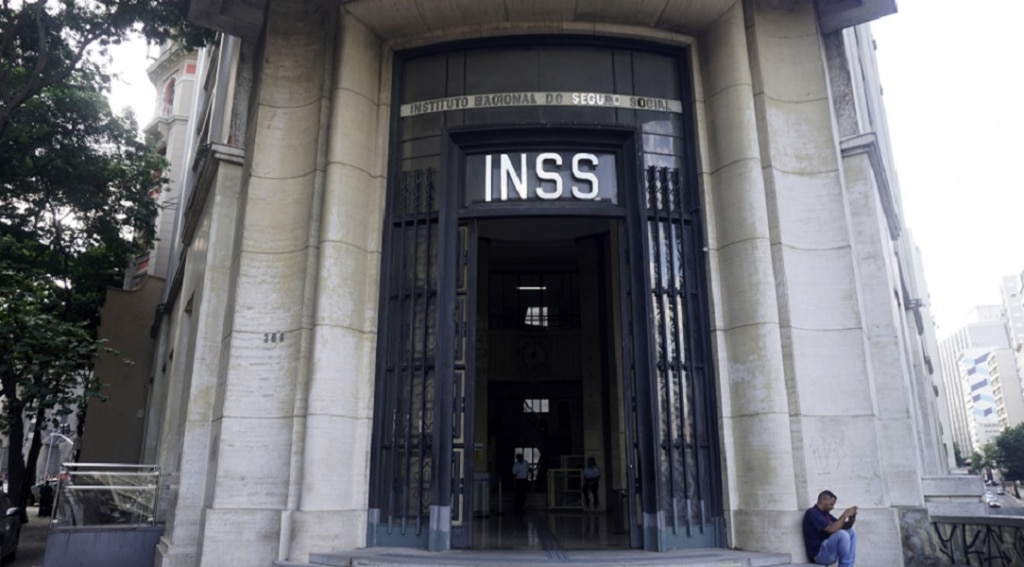 Escândalo Revelado! Advogado Chocante Denuncia Mega Fraude no INSS!