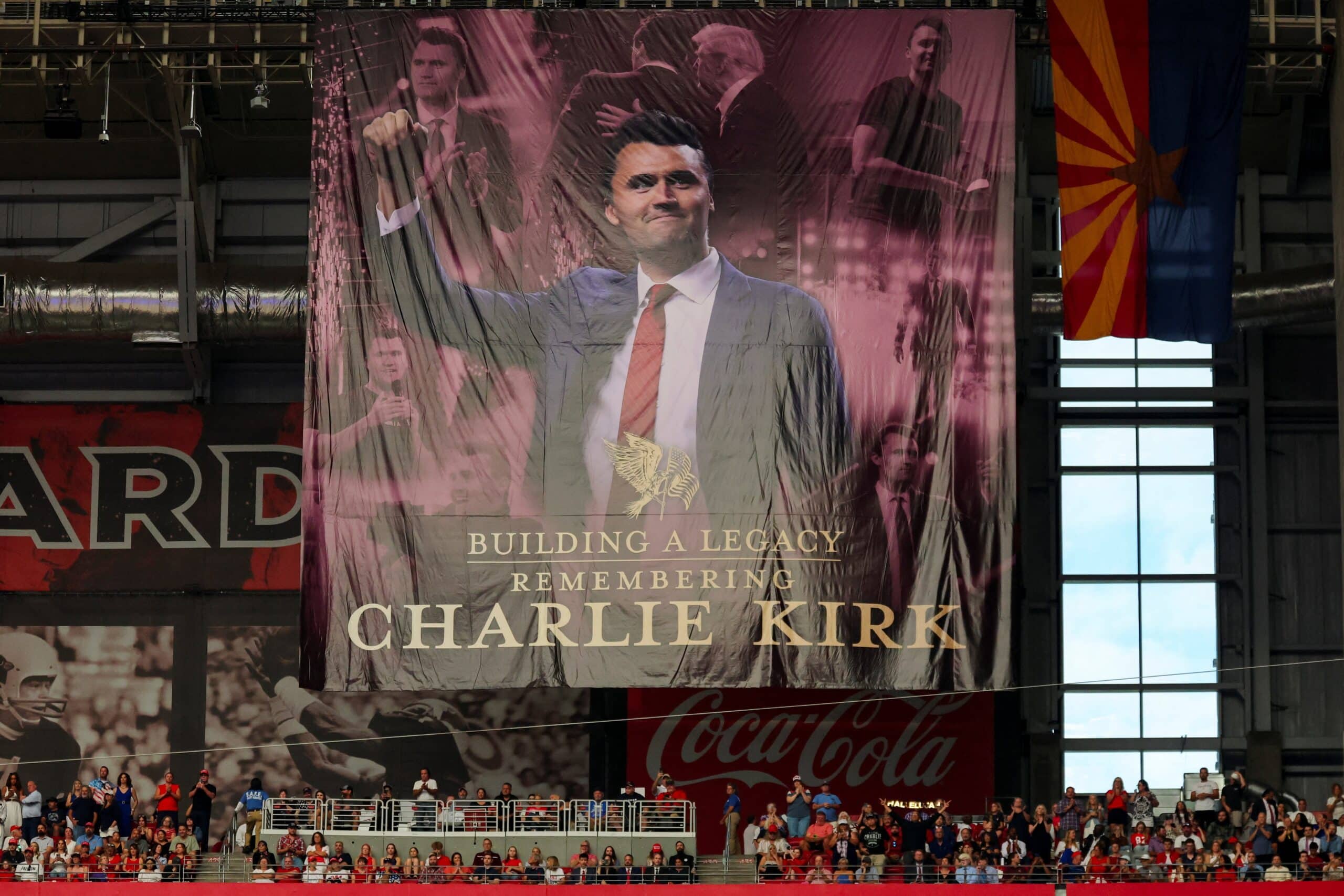 Estádio Lotado em Funeral de Charlie Kirk: A Esperança de um Discurso Bombástico de Trump!