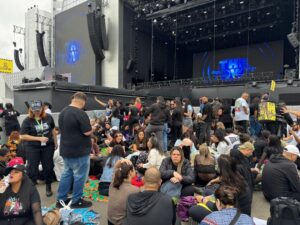Fãs Frenéticos: A Guerra dos Ingressos Para Ver os Backstreet Boys no The Town!