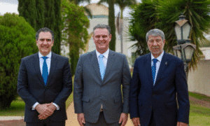 Fávaro em Missão Urgente: Encontro Secreto com Embaixadores da Liga Árabe Agita o Cenário Diplomático!