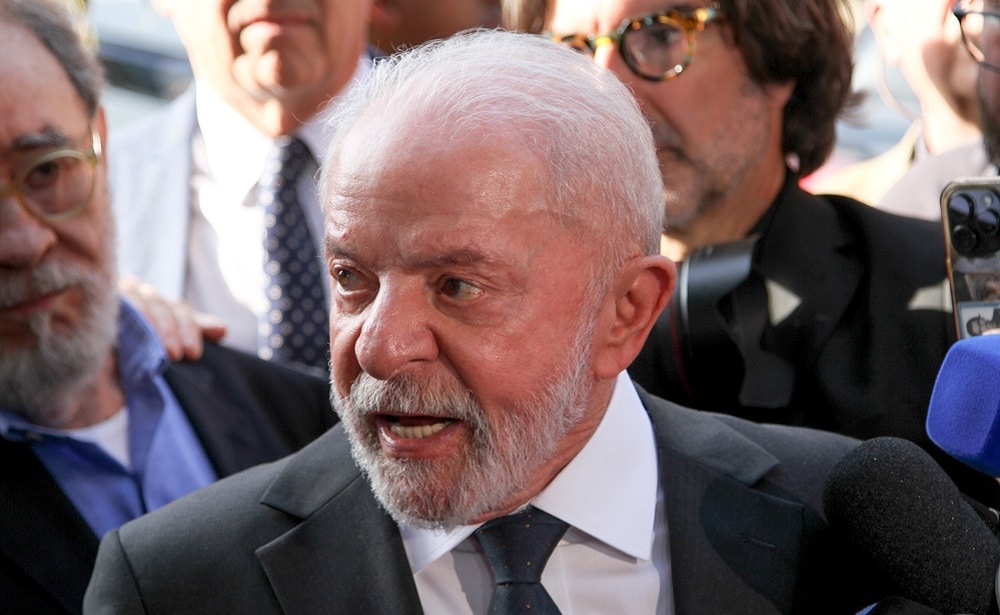 Governo Lula Tenta 'Reaver' Camisa da Seleção no 7 de Setembro: Polêmica à Vista!