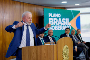 Governo Lula em Alerta: Soberania em Jogo no 7 de Setembro Frente ao Tarifaço e Ameaças de Trump!