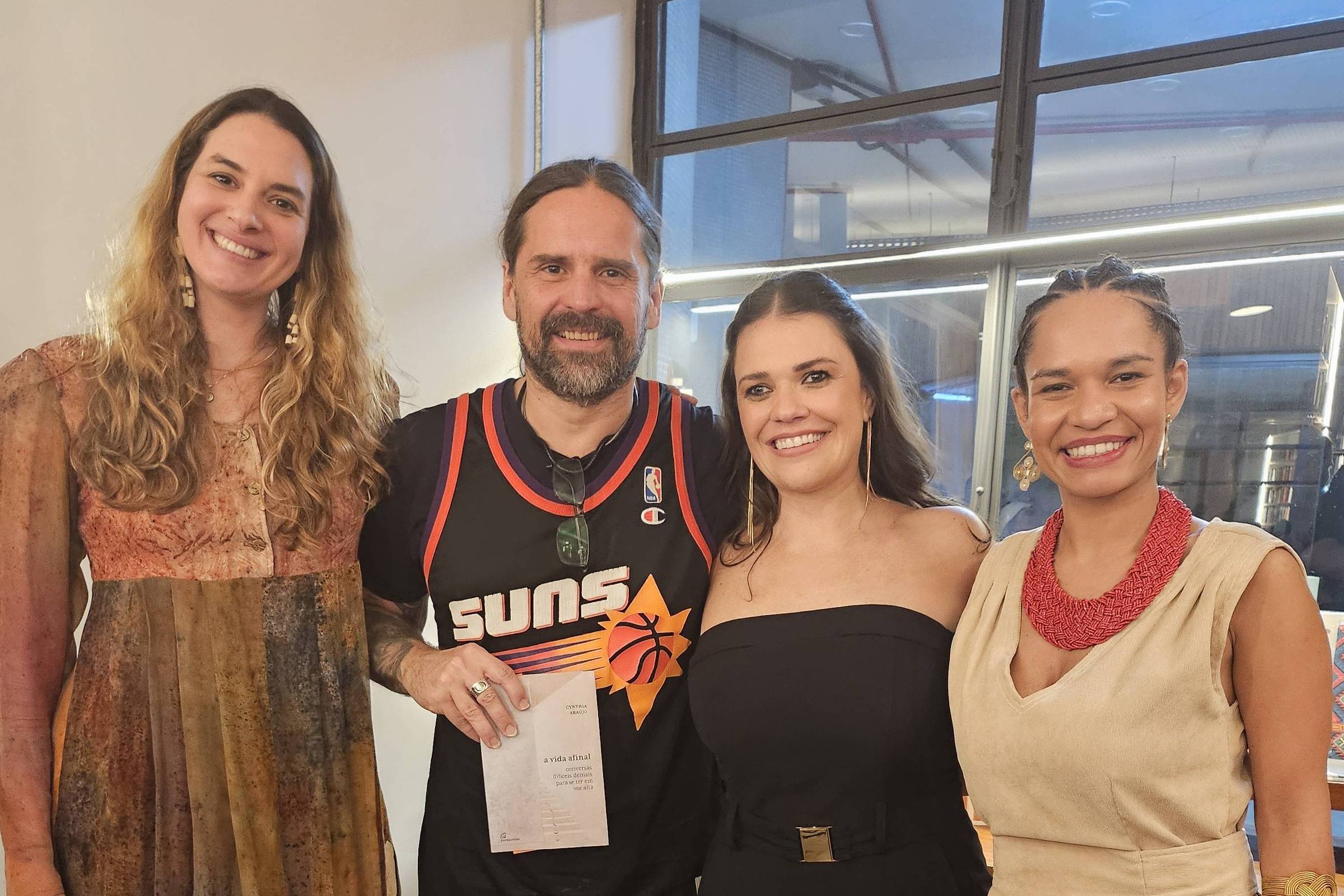 Hoje é o Dia! Lançamento Bombástico: 'A Vida Afinal' Revela Conversas Que Poderiam Matar!