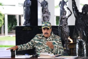 Maduro Cria Polêmica e Antecipou o Natal para Outubro na Venezuela!