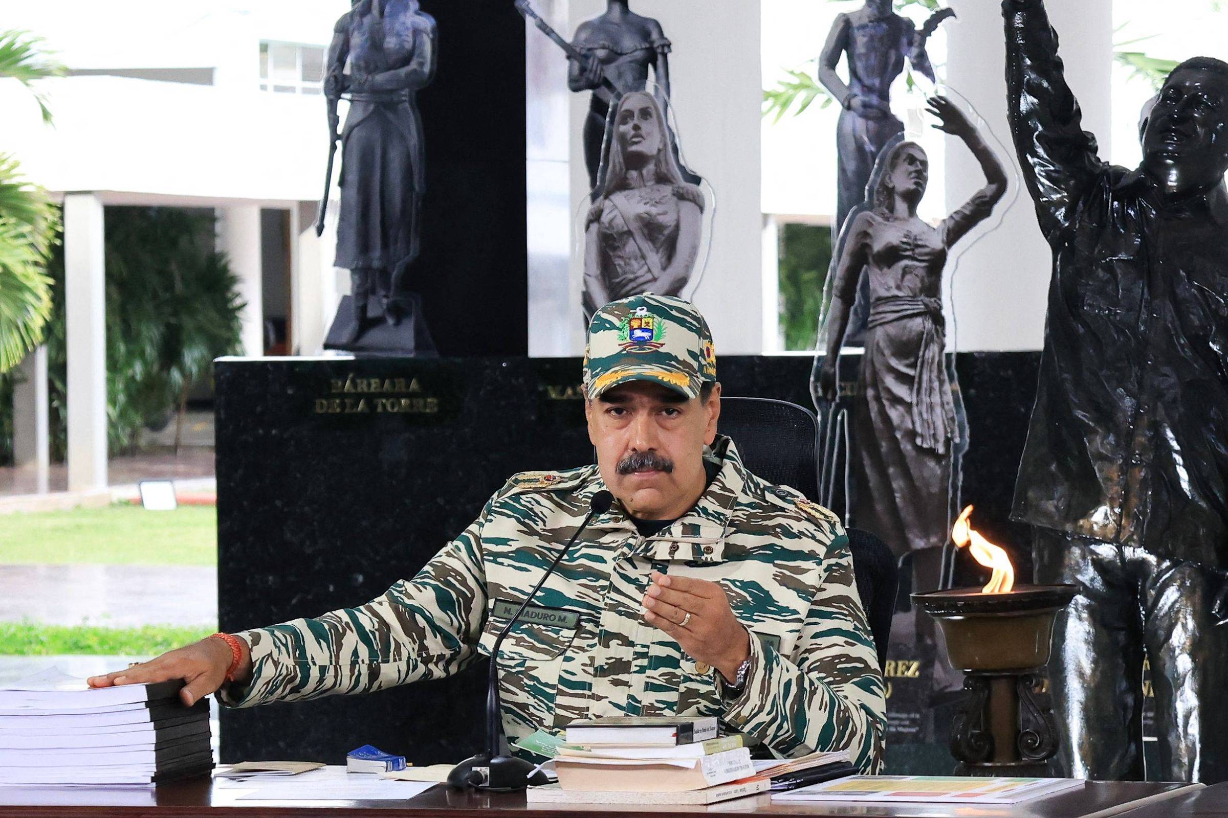 Maduro Cria Polêmica e Antecipou o Natal para Outubro na Venezuela!