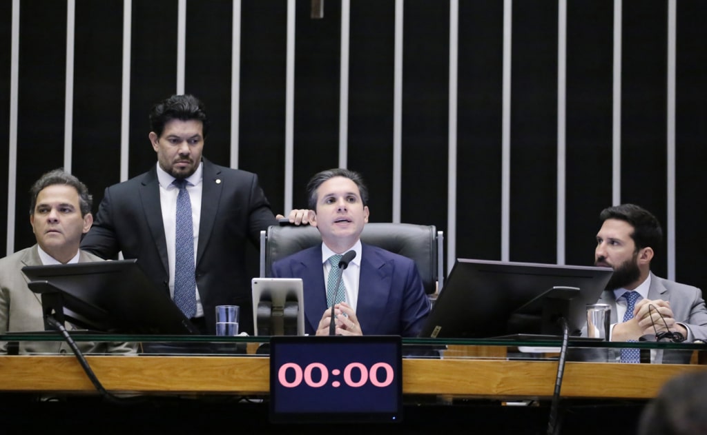 PEC da Blindagem: O Choque que Pode Impedir Justiça contra Corrupção!