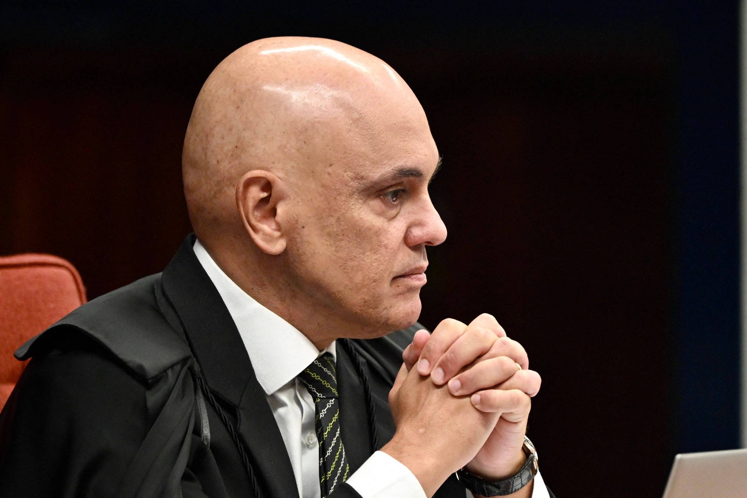 Revelações Bombásticas: A Careca, a Peruca e o Genial Toque de Millôr!
