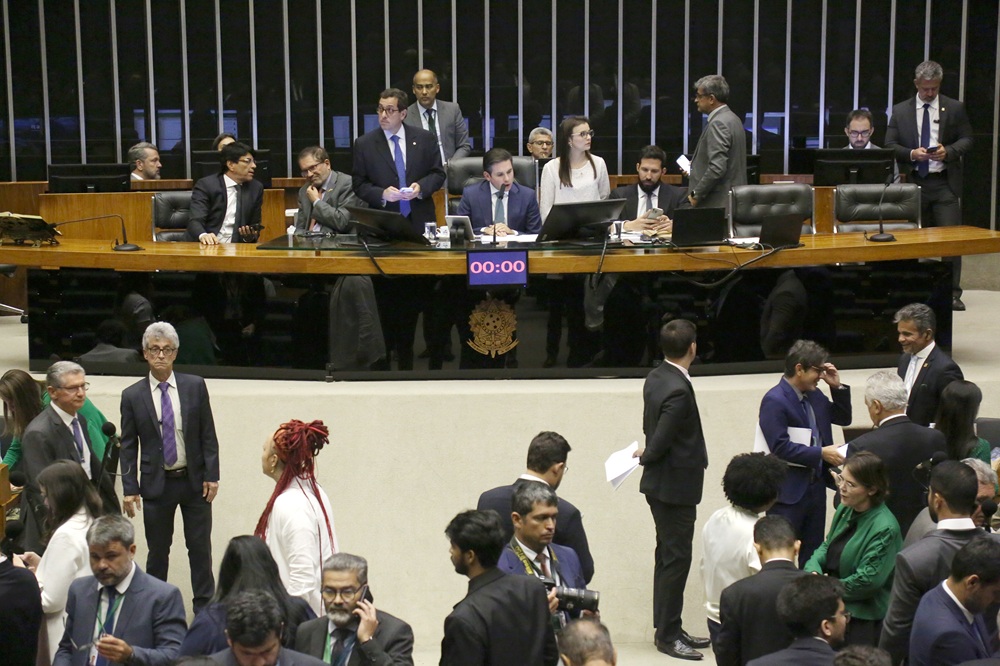 Revolta nas Ruas: Movimentos de Esquerda Lançam Protestos Explosivos Contra o Congresso!