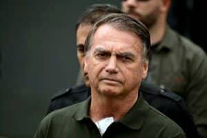 URGENTE: Bolsonaro Foge do Hospital com Diagnóstico CHOCANTE de Anemia e Pneumonia!