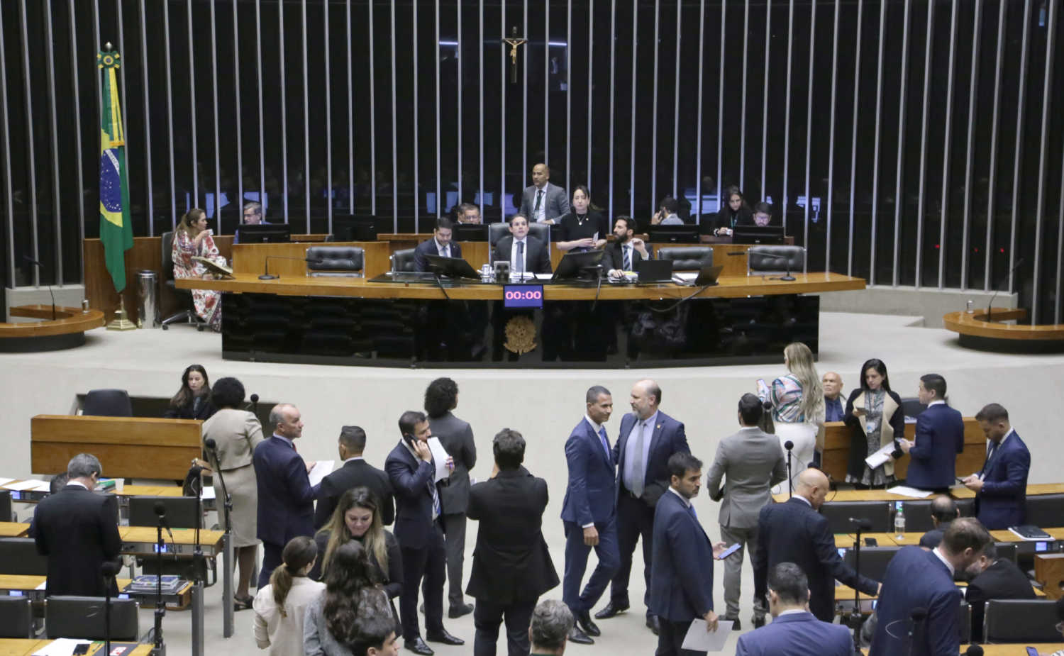 URGENTE: Câmara Aprovou o POLÊMICO Sistema Nacional de Educação!