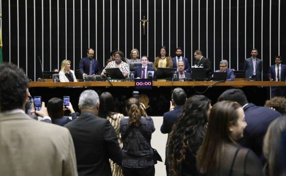 URGENTE! Câmara Libera Anistia Incrível para Condenados do 8 de Janeiro!