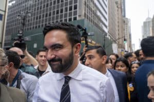 Zohran Mamdani: O Controverso Crítico de Israel que Pode a Menos de um Passo de Governar Nova York!