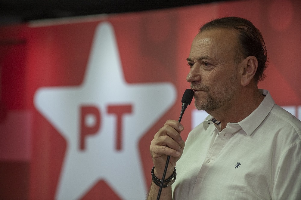 "GRITO DE DESPERTO: Edinho Silva EXIGE que a política ouça O CLAMOR das MASSAS!"