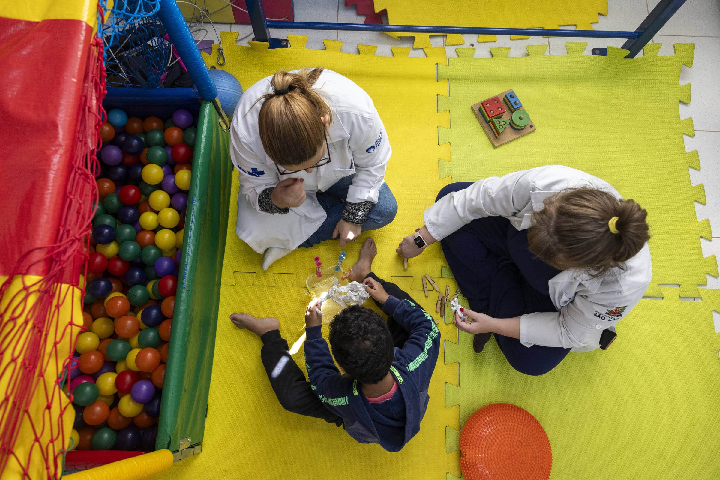 BOMBA GENÉTICA: O autismo se divide e a ciência entra em alerta