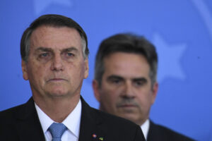 DISPUTA FAMILIAR EXPLODE! Ciro Nogueira recua e promete paz com filhos de Bolsonaro!