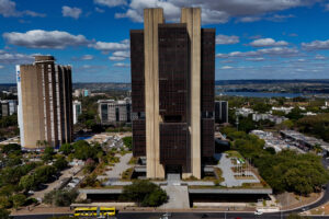 OPERAÇÃO PENTE-FINO! PF e BC declaram guerra a fortunas escondidas em fundos.