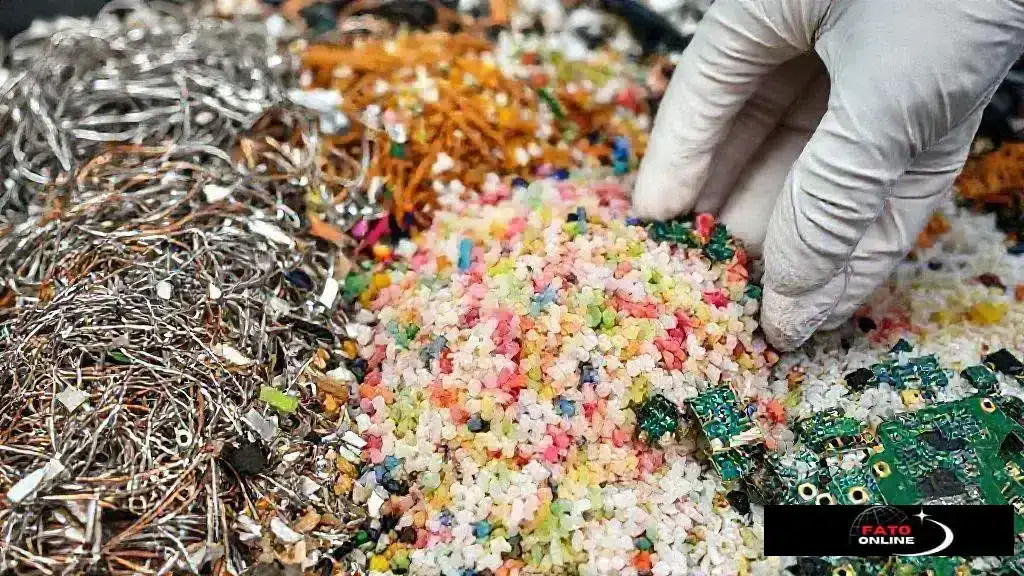 O que pode ser reaproveitado: metais, plásticos, vidros e componentes eletrônicos O que pode ser reaproveitado: metais, plásticos, vidros e componentes eletrônicos